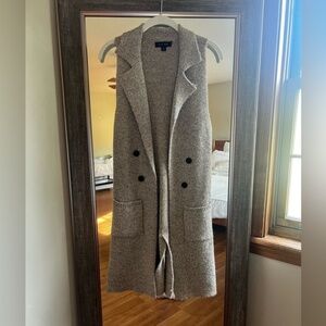 Knit sleeveless sweater